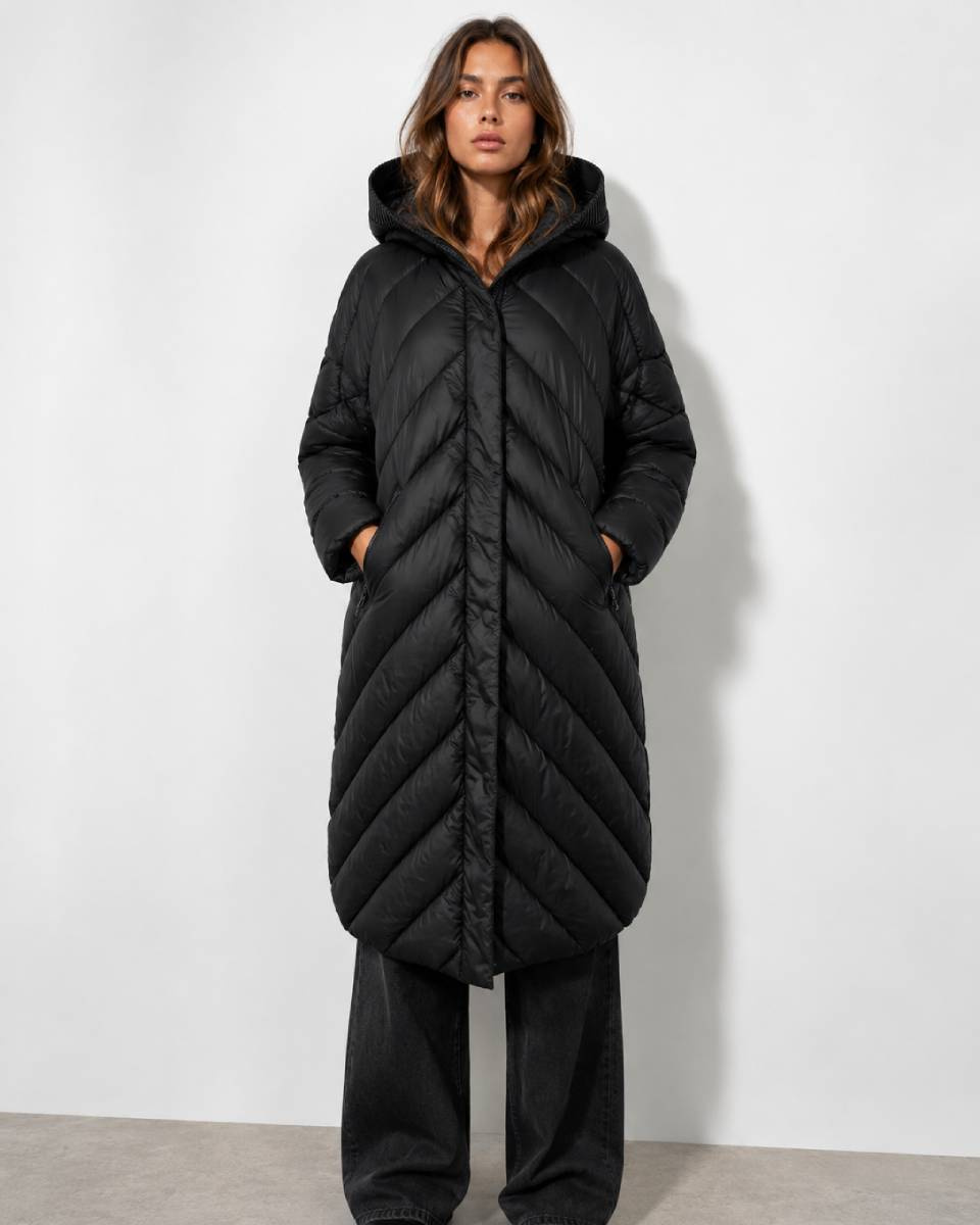 Prešívaná čierna zimná bunda v oversize štýle
