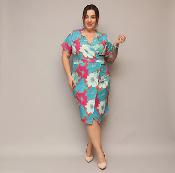 Šaty vo veľkosti plus size s výstrihom do V, so zeleno-oranžovými kvetinami
