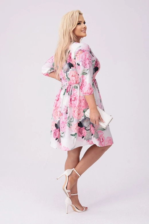 Šaty vo veľkosti plus size s kvetinovým vzorom v farbe ecru