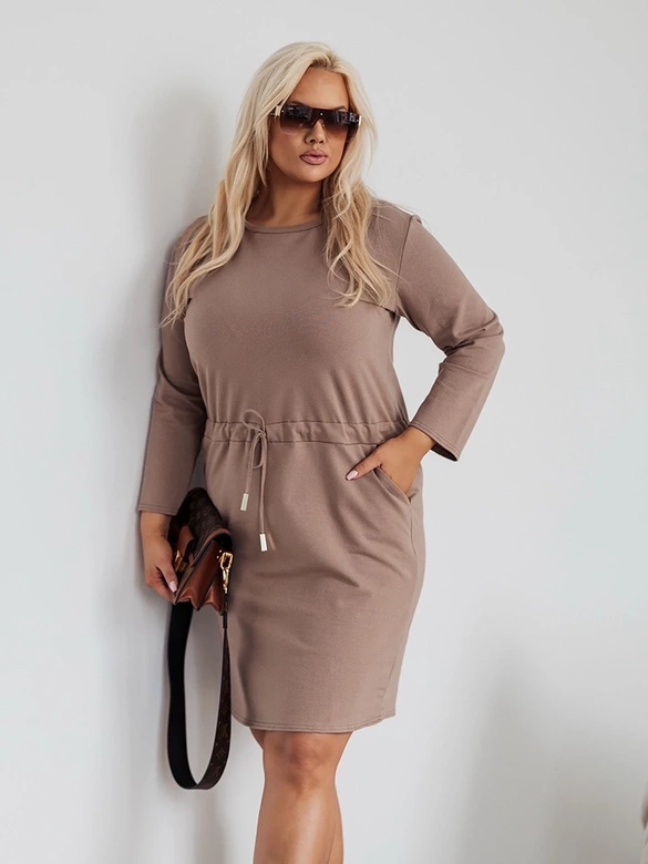 Bavlnené šaty vo veľkosti plus size s 3/4 rukávmi v odtieni cappuccino