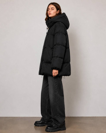 Čierna dámska oversize bunda typu puffer z páperia