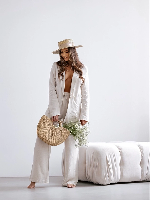 Elegantná béžová súprava – sako a nohavice