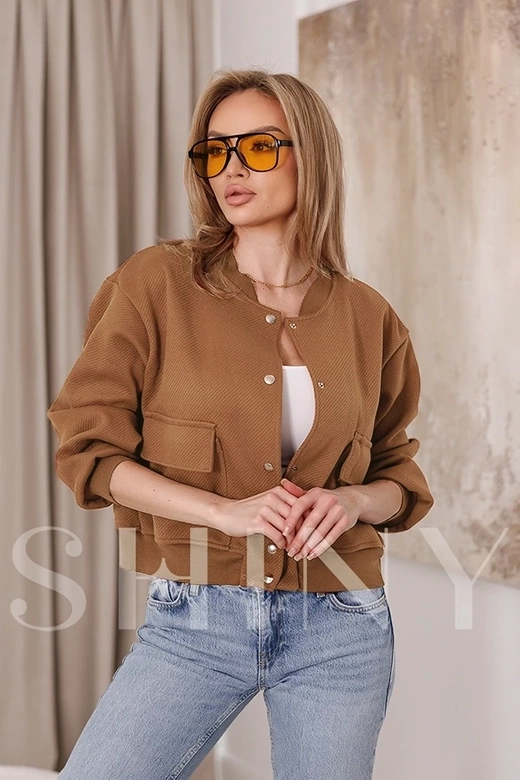 Elegantná dámska bunda typu bomber v karamelovej farbe