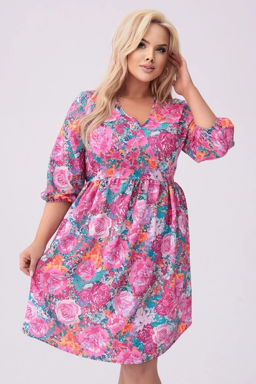 Šaty vo veľkosti plus size s kvetinovým vzorom vo farbe fuchsie