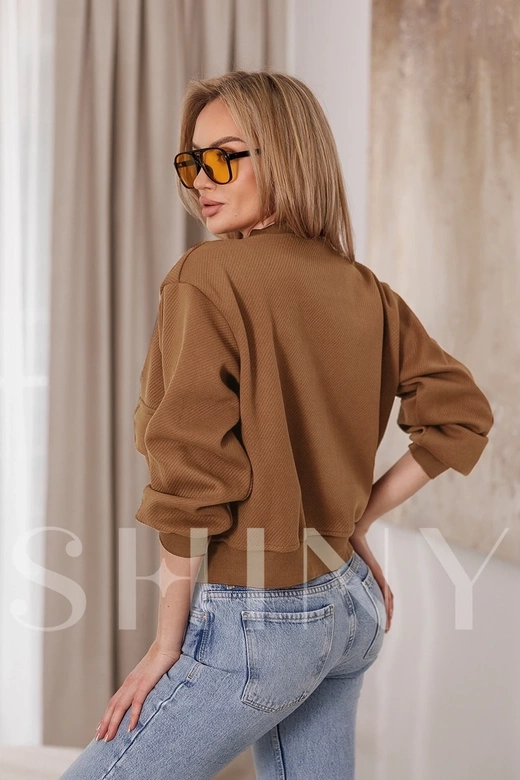 Elegantná dámska bunda typu bomber v karamelovej farbe