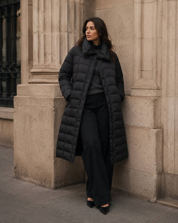 Teplá čierna zimná bunda s golierom