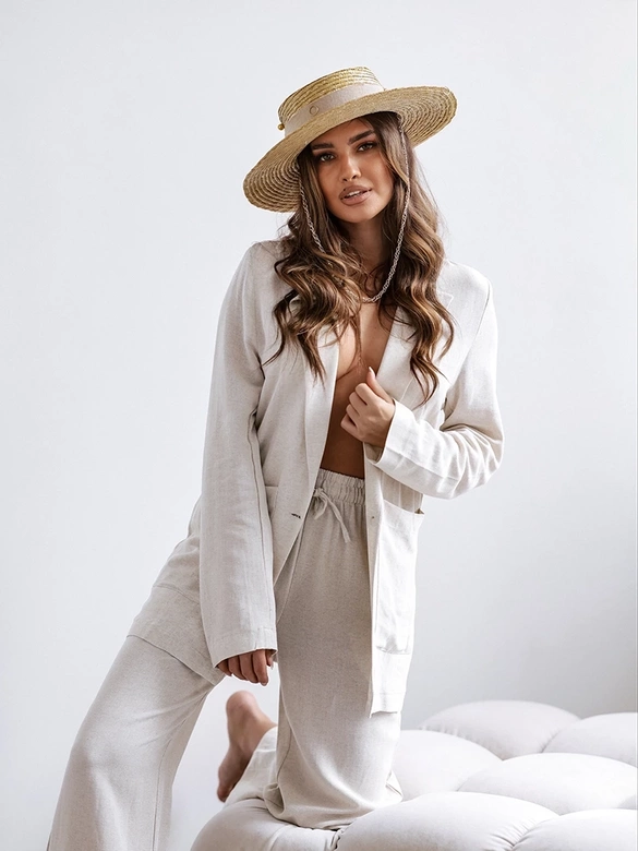 Elegantná béžová súprava – sako a nohavice