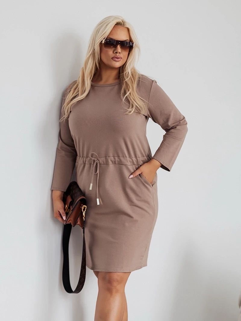 Bavlnené šaty vo veľkosti plus size s 3/4 rukávmi v odtieni cappuccino