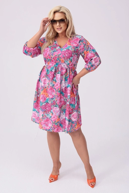 Šaty vo veľkosti plus size s kvetinovým vzorom vo farbe fuchsie