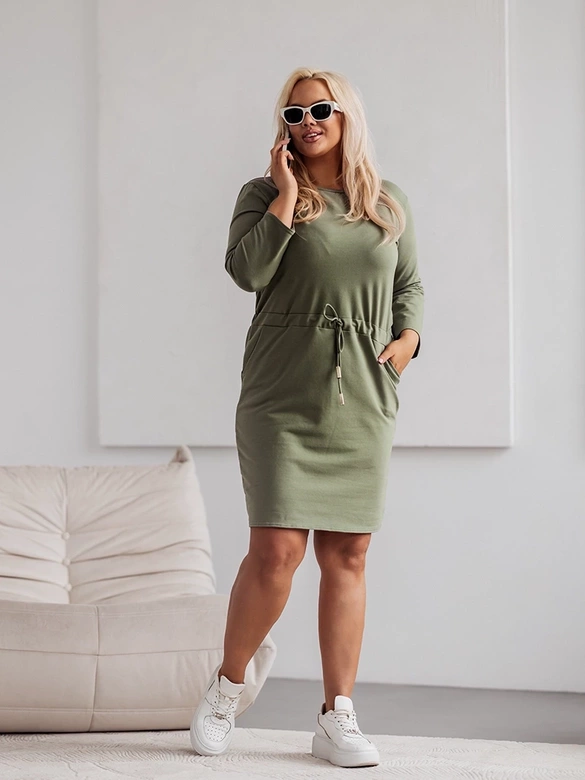 Bavlnené šaty vo veľkosti plus size s 3/4 rukávmi v khaki farbe