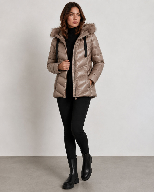 Krótka kurtka zimowa z kapturem cappuccino (5M3138-84)