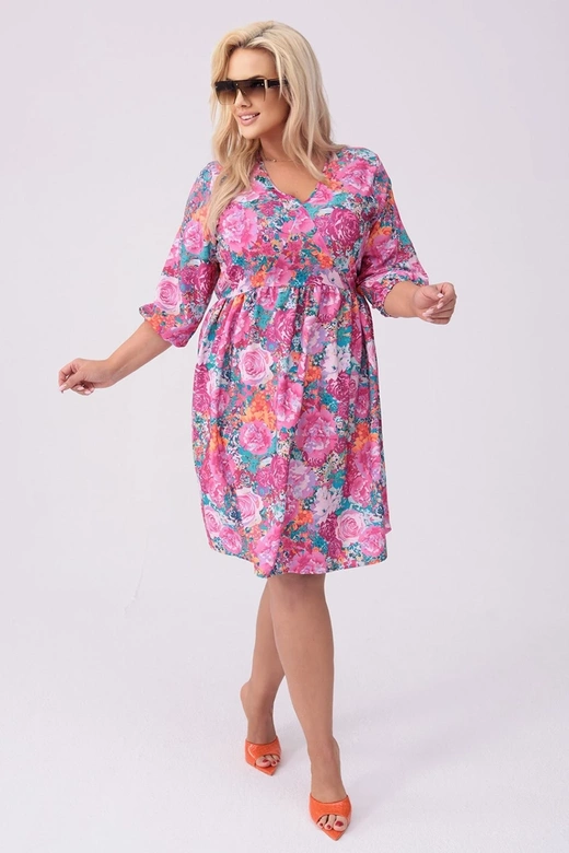 Šaty vo veľkosti plus size s kvetinovým vzorom vo farbe fuchsie