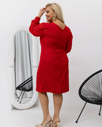 Červené jednoduché šaty v glamour štýle