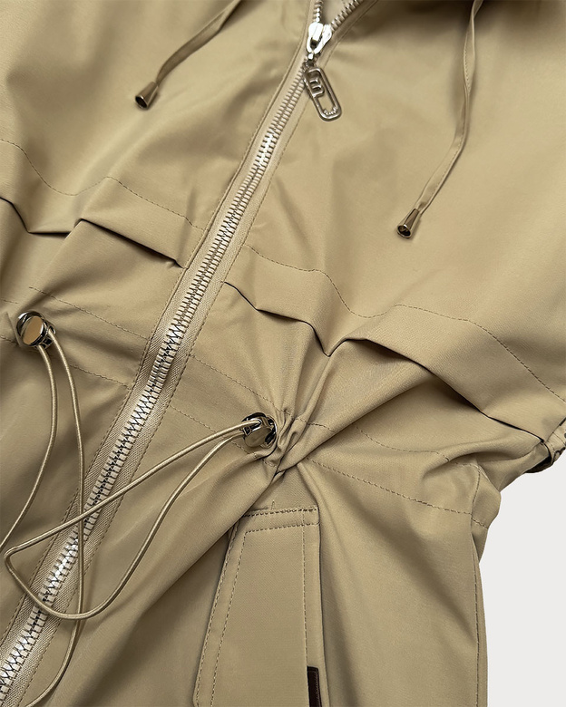 Ľahká dámska bunda v pieskovej farbe s kapucňou