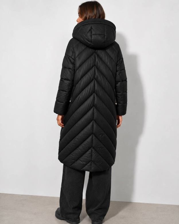 Prešívaná čierna zimná bunda v oversize štýle