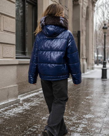 Dámska prešívaná tmavomodro-sivá bunda 2 v 1 s kapucňou a kožušinkou