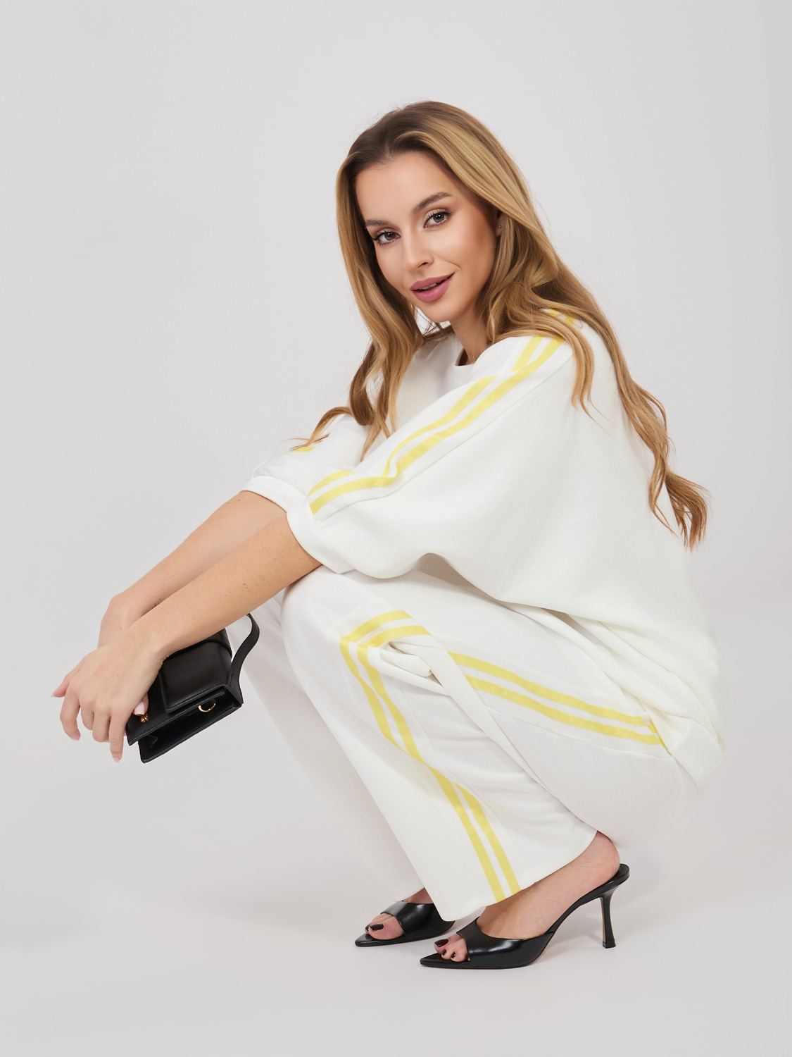 Športová súprava s mikinou oversize v farbe ecru