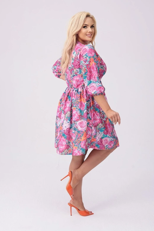 Šaty vo veľkosti plus size s kvetinovým vzorom vo farbe fuchsie