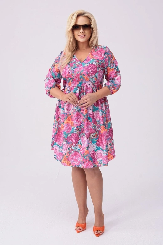 Šaty vo veľkosti plus size s kvetinovým vzorom vo farbe fuchsie