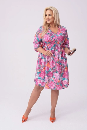 Šaty vo veľkosti plus size s kvetinovým vzorom vo farbe fuchsie