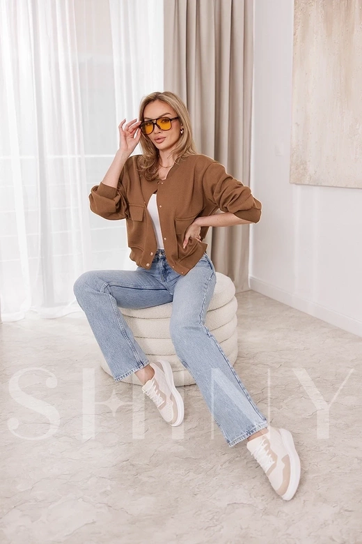 Elegantná dámska bunda typu bomber v karamelovej farbe