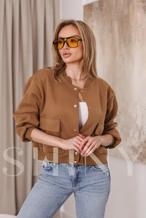 Elegantná dámska bunda typu bomber v karamelovej farbe